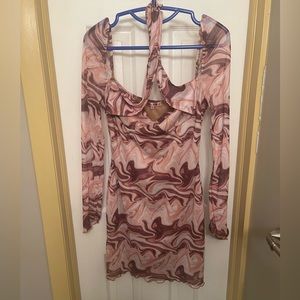 bailey rose wavey pattern crossed strap mini dress